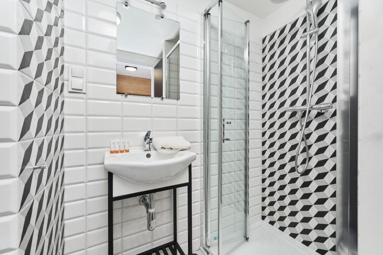 Mezzanine Studio Apartments Zarembowicza Wroclaw Airport By Renters Εξωτερικό φωτογραφία