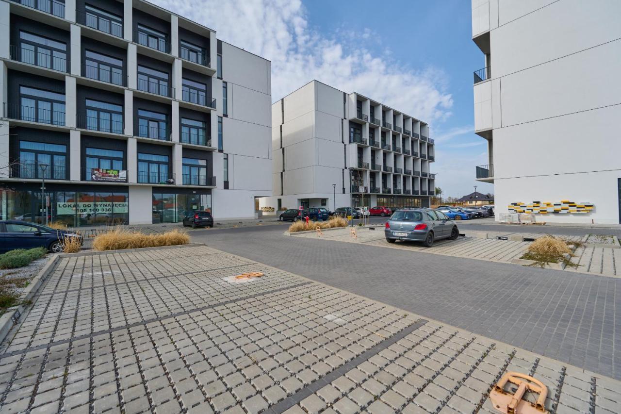 Mezzanine Studio Apartments Zarembowicza Wroclaw Airport By Renters Εξωτερικό φωτογραφία