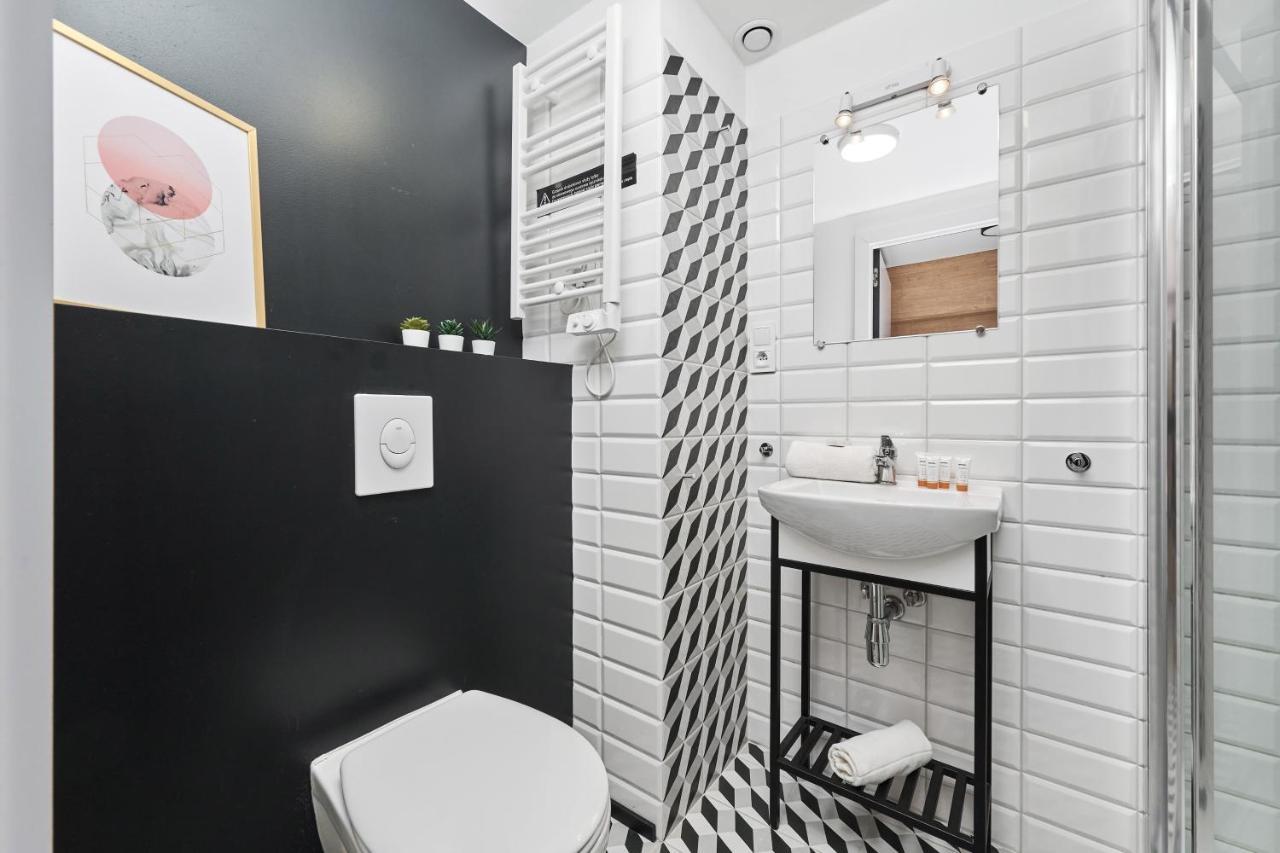 Mezzanine Studio Apartments Zarembowicza Wroclaw Airport By Renters Εξωτερικό φωτογραφία
