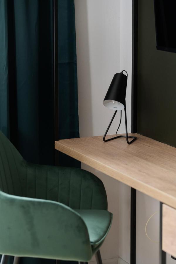 Mezzanine Studio Apartments Zarembowicza Wroclaw Airport By Renters Εξωτερικό φωτογραφία